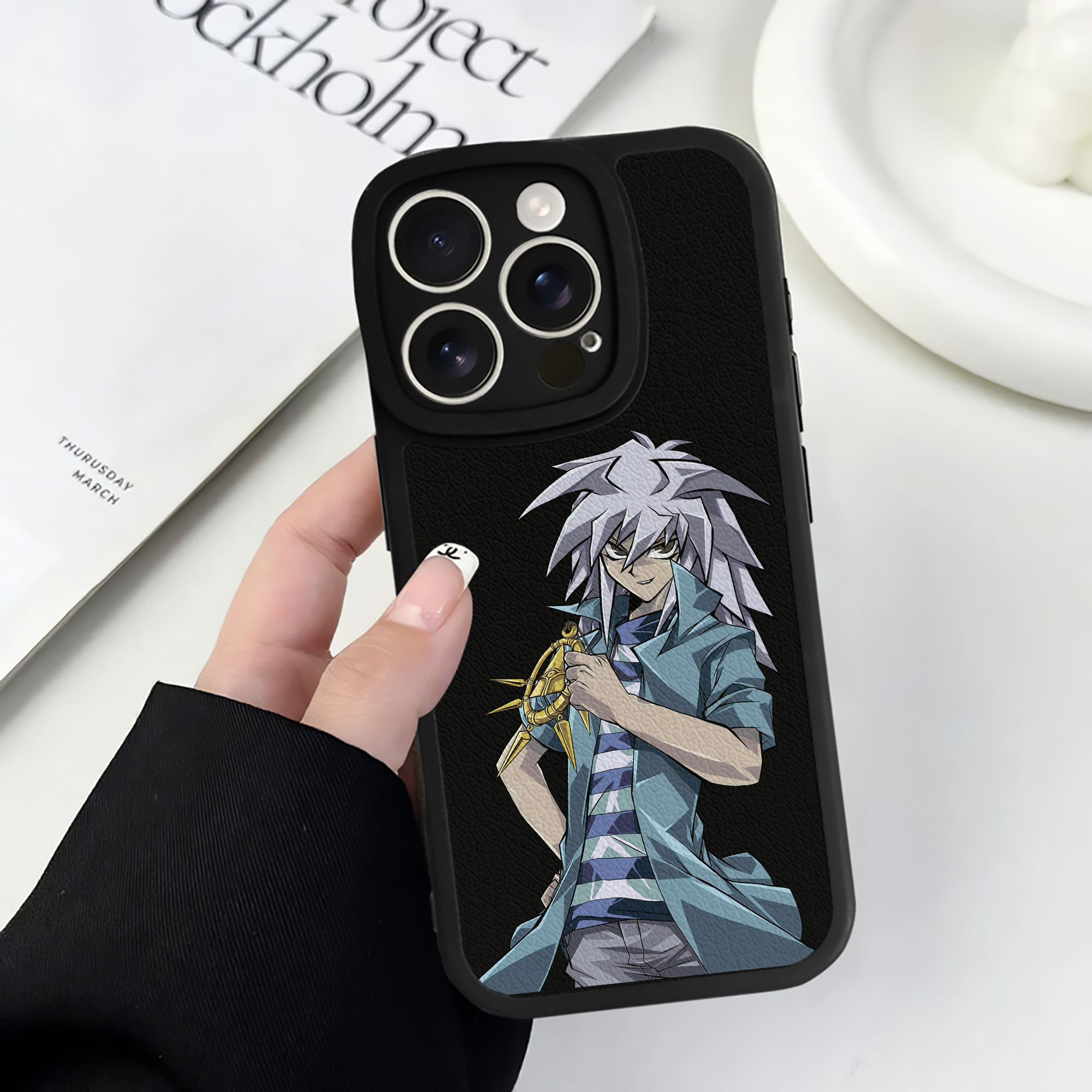 遊☆戯☆王 Yu-Gi-Oh! 【iPhone 16シリーズ対応】シリコンスマホケース（レザー調） 材質：シリコン